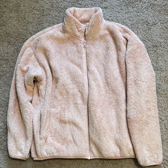 Uniqlo Jackets & Blazers - Uniqlo Light Pink Teddy Jacket